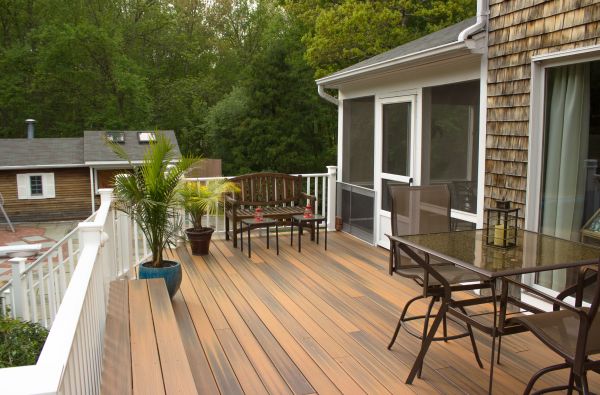 Decking Service in Blue Springs